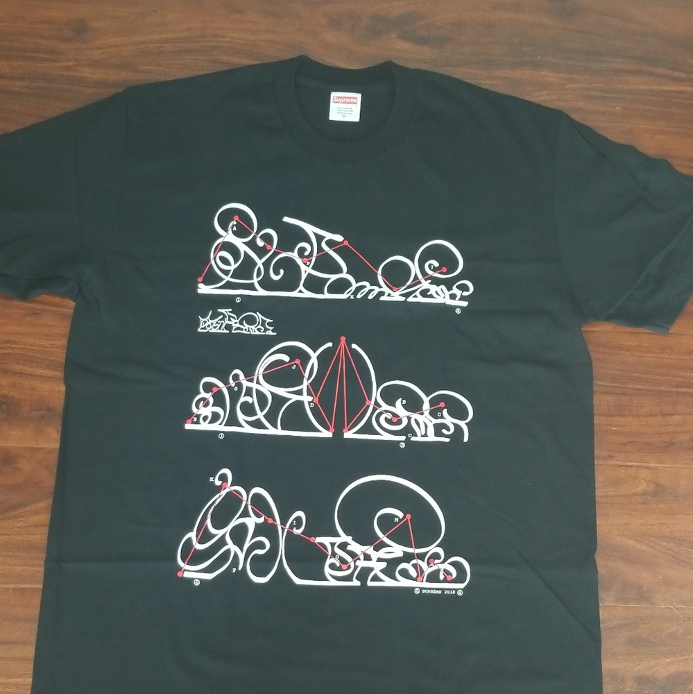 SUPREME - Picture 3 of 4